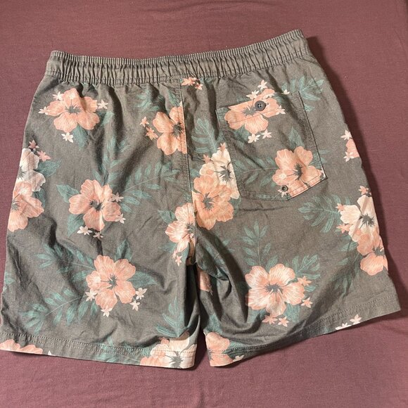 Goodfellow & Co. Men's Swim Trucks Tropical Gray & Pink Floral - Size Medium - Picture 4 of 5